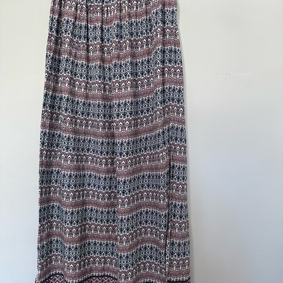 EUC boho style 41” length maxi skirt 25” right side slit elastic waist 13”-23” - Picture 3 of 5